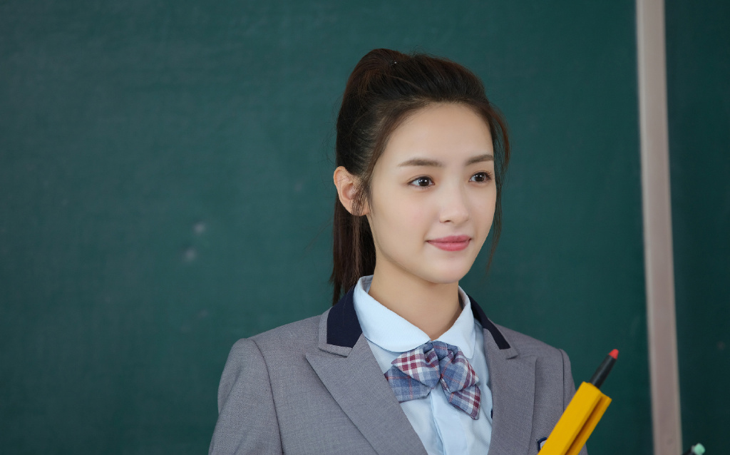 中国内地女演员孙嘉琪性感写真图片图片