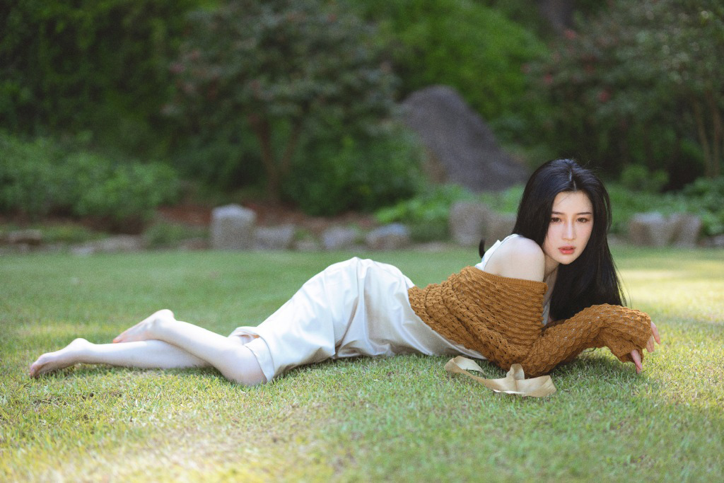 中国内地女演员孙嘉琪度假风海边性感图片图片