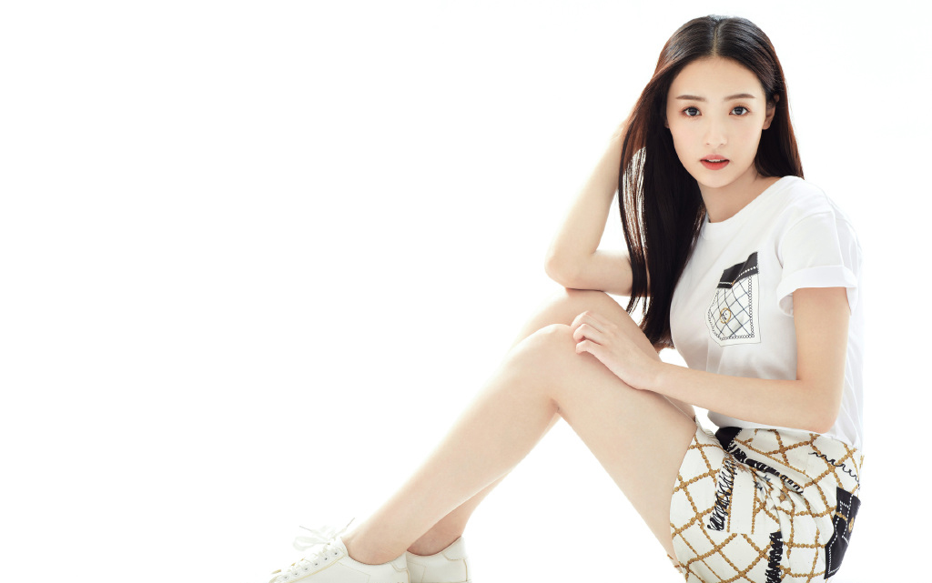 中国内地女演员孙嘉琪性感写真图片图片