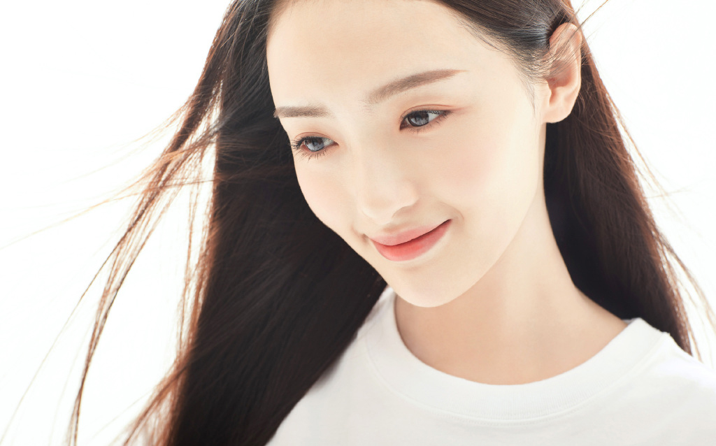 中国内地女演员孙嘉琪性感写真图片图片