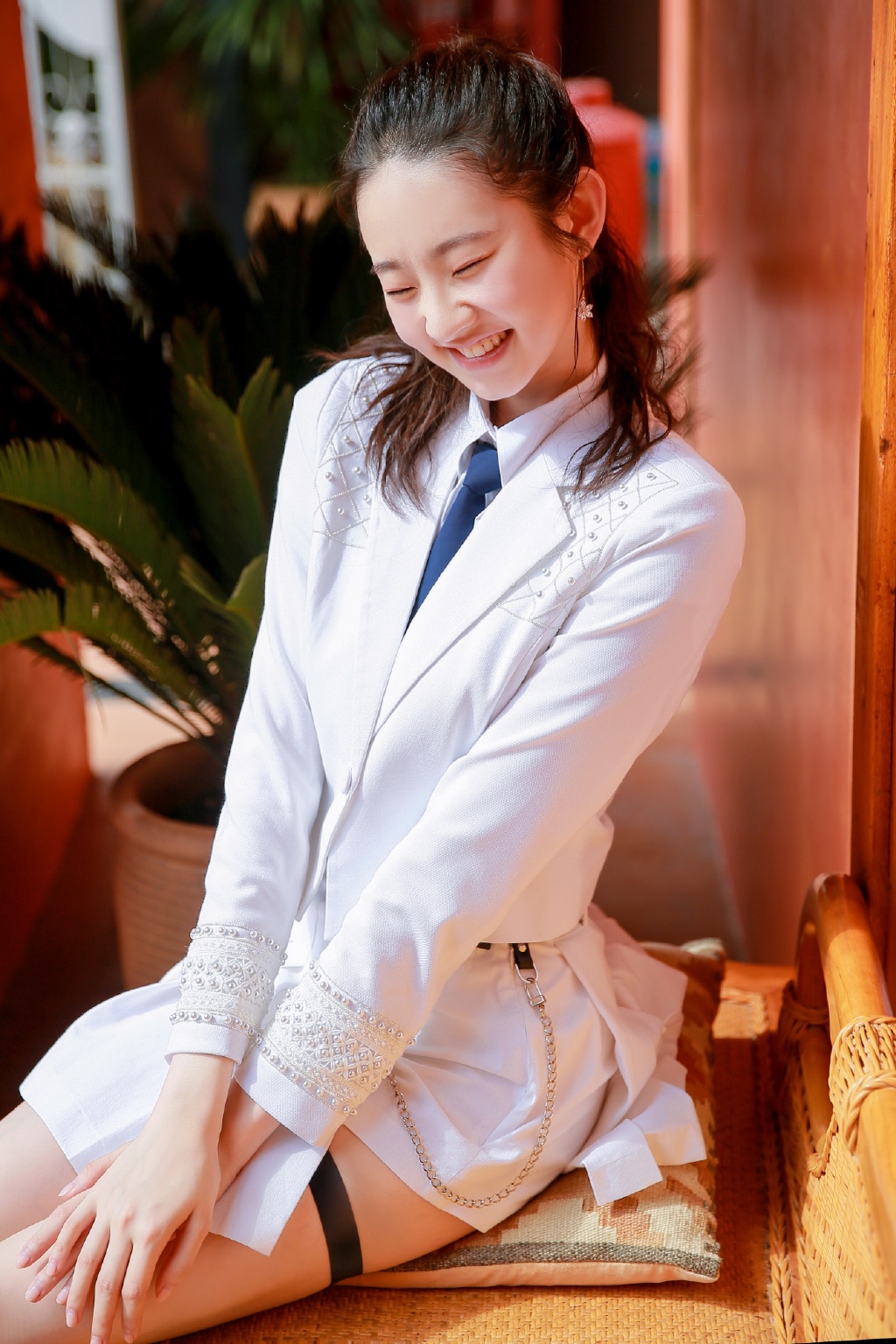 内地大陆美女主持人张艺凡纯白制服性感写真图片图片 内地大陆美女主持人张艺凡纯白制服性感写真图片图片