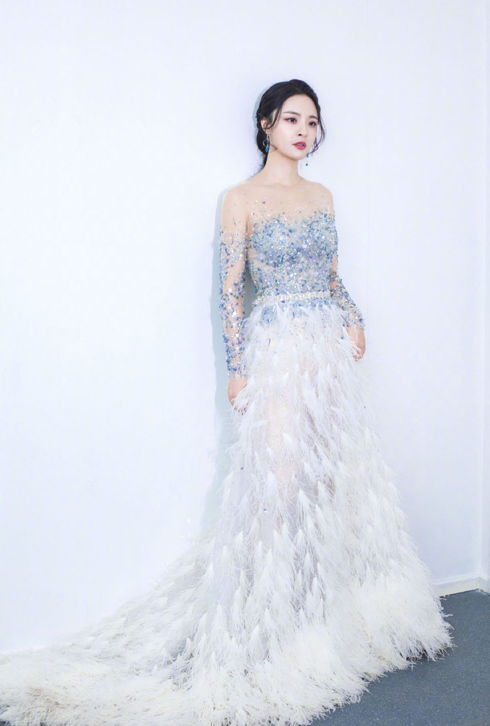高清山东青岛美女李莎旻子格子衬衫写真图片图片 高清山东青岛美女李莎旻子格子衬衫写真图片图片