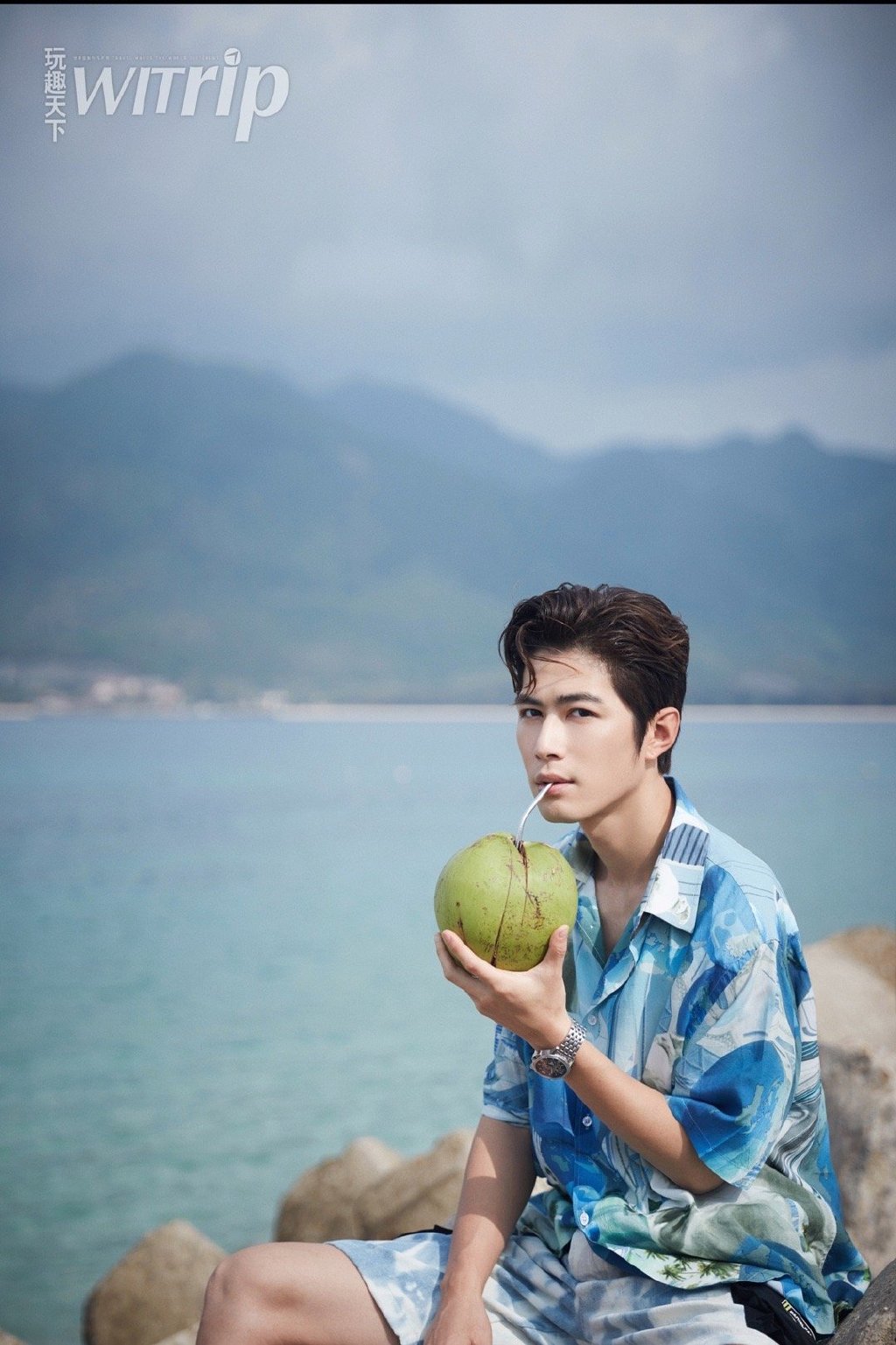 中国内地影视男演员陈学冬夏日海岛写真图片图片