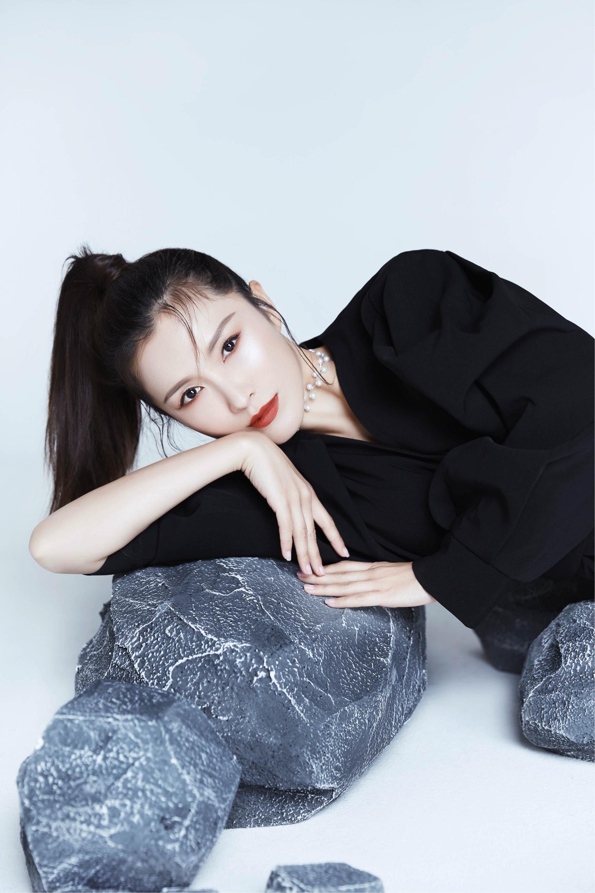 高清中国台湾美女徐洁儿情人节高清性感写真图片
