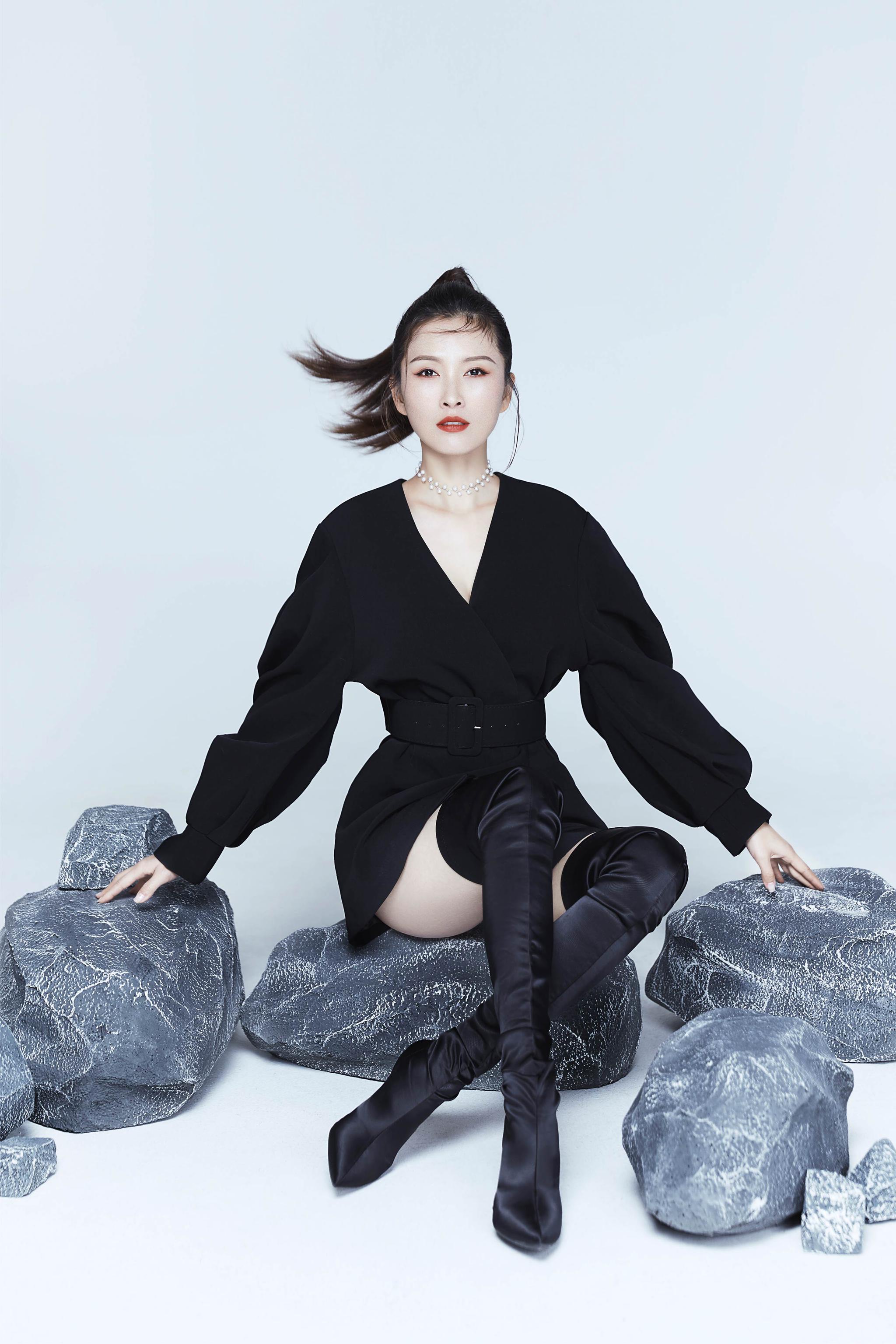 高清中国台湾美女徐洁儿情人节高清性感写真图片