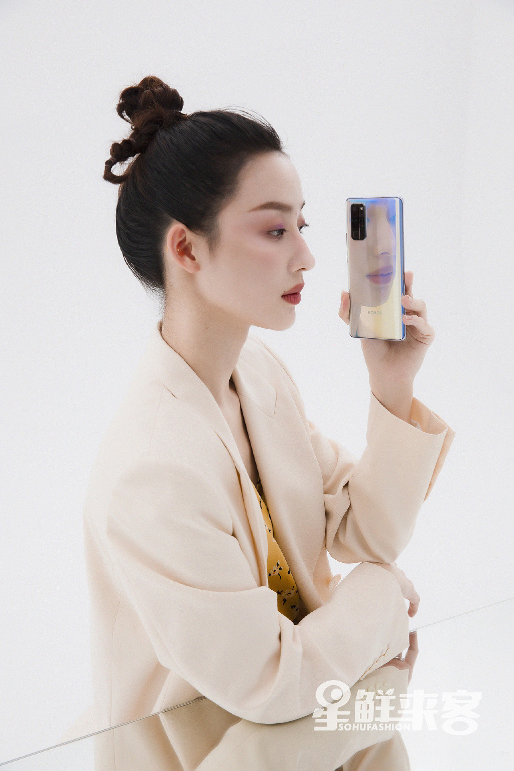 中国大陆北京女演员孙佳雨荣耀手机广告大片写真图片图片