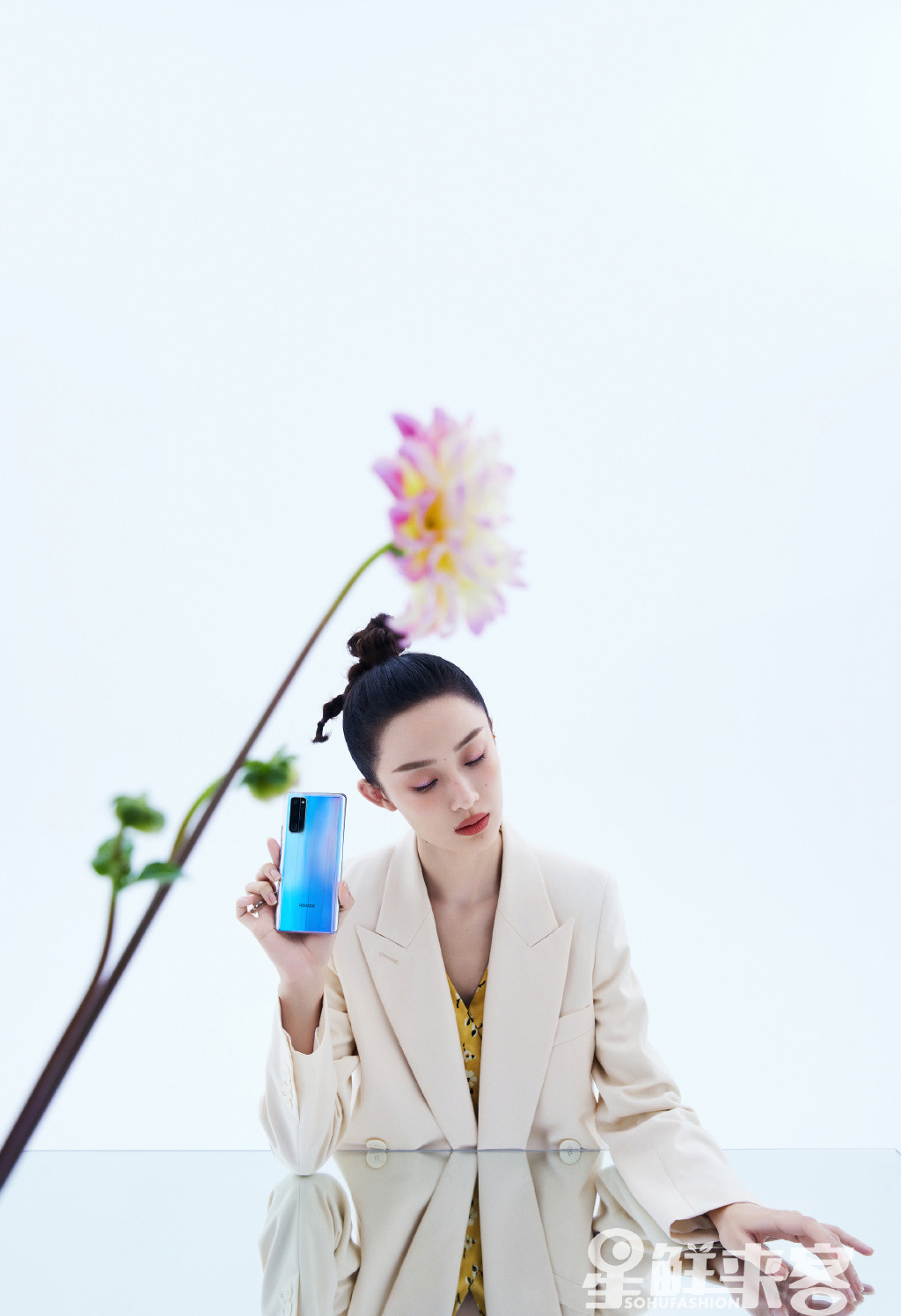 中国大陆北京女演员孙佳雨荣耀手机广告大片写真图片图片