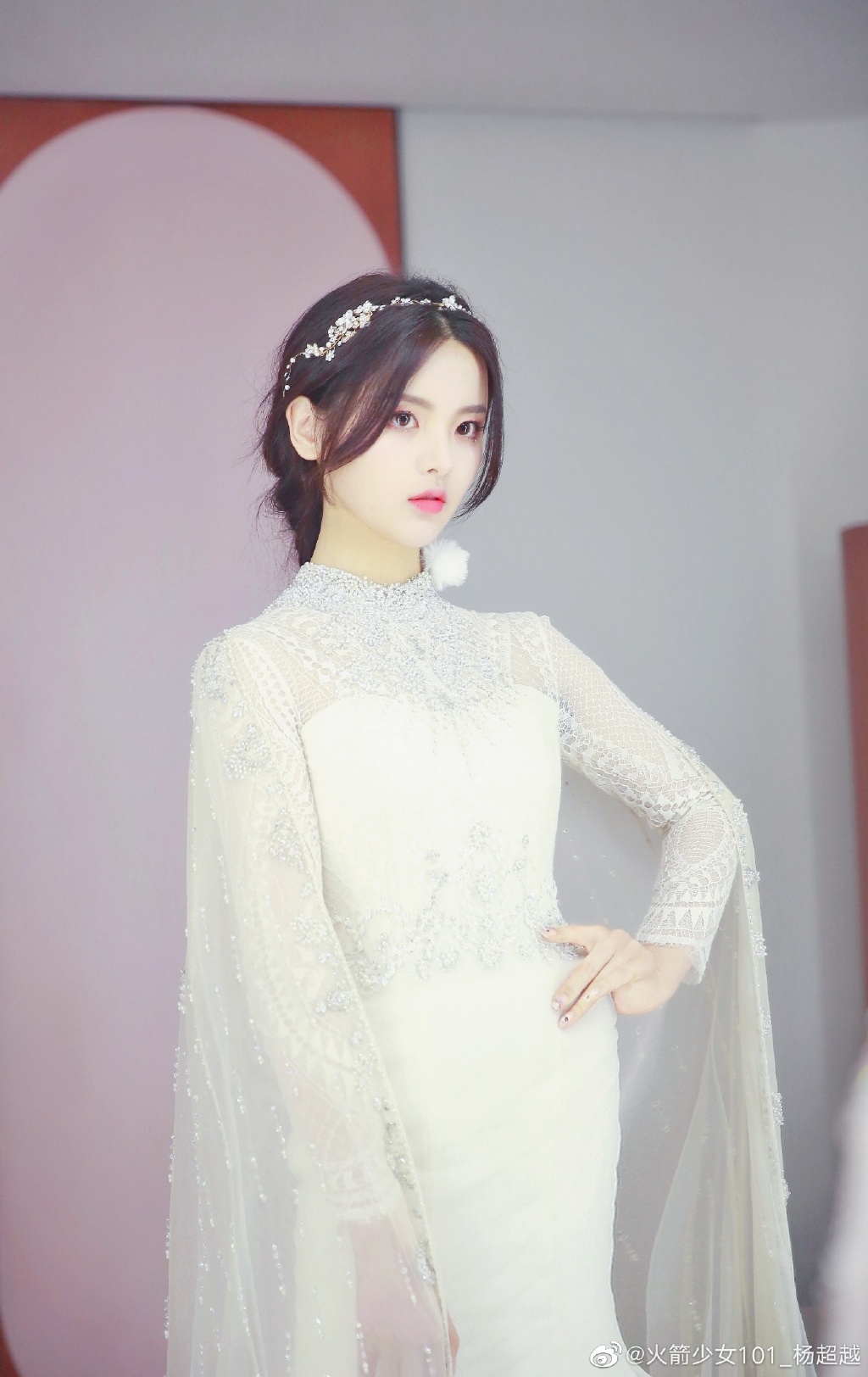 高清江苏性感美女星杨超越甜美糖果色写真图片图片