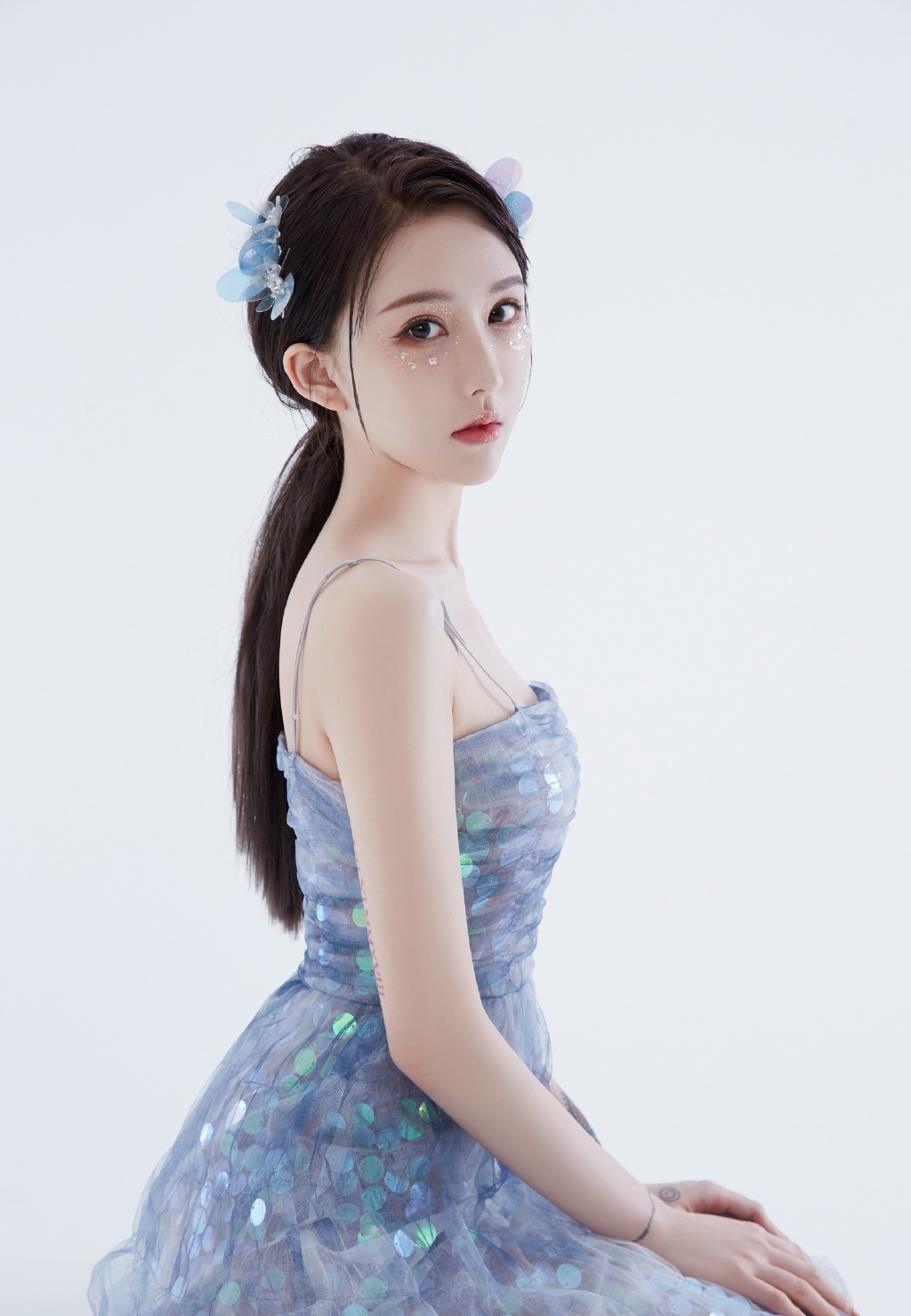 高清哈尔滨新生代女演员张天爱热裤美腿清凉性感街拍图片图片 高清哈尔滨新生代女演员张天爱热裤美腿清凉性感街拍图片图片