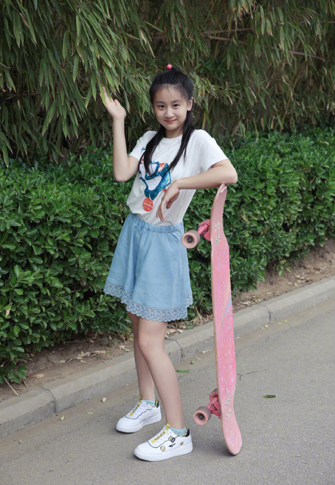 超短裙美女图片