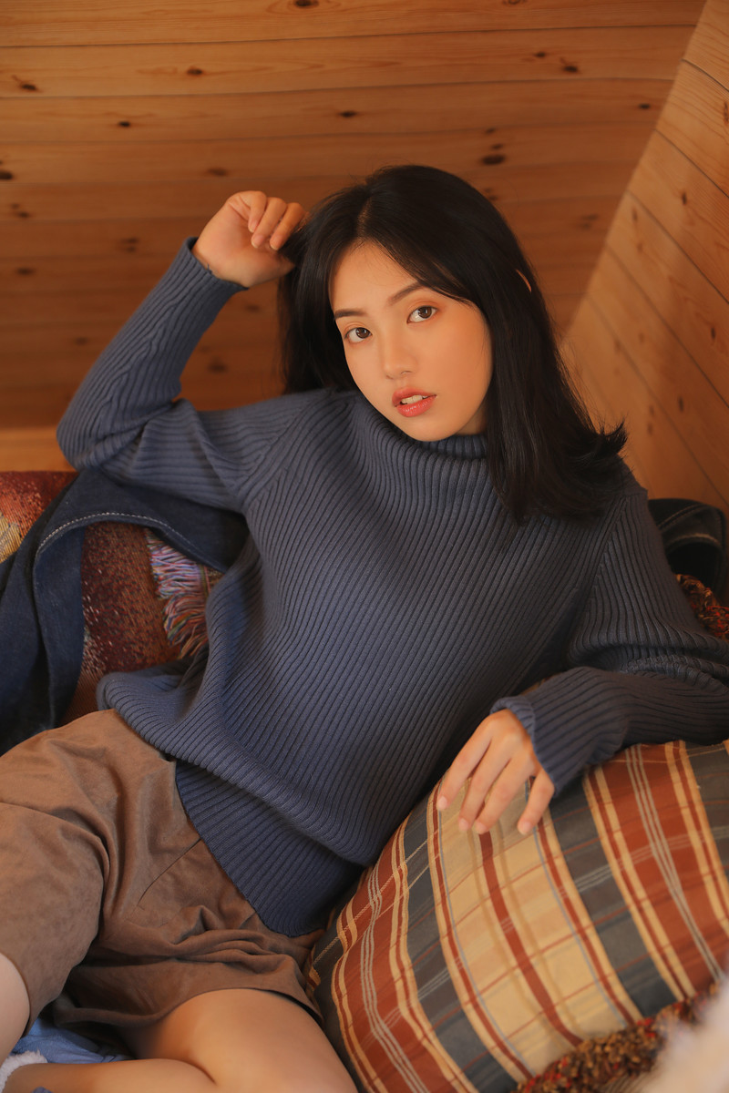 中国内地内蒙古自治区牙克石女演员叶青时尚摩登黑白写真图片图片