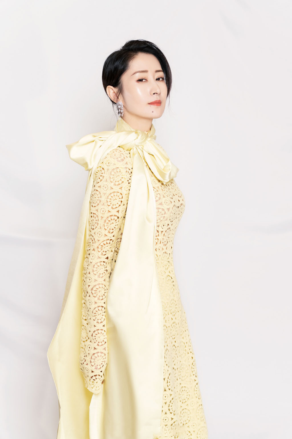 高清湖北武汉影视女演员刘敏涛知性优雅时尚写真高清图片图片