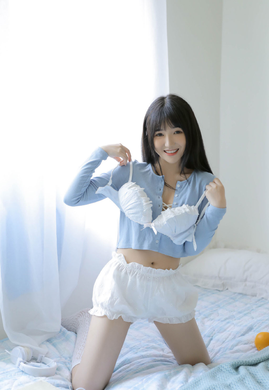 低胸装图片