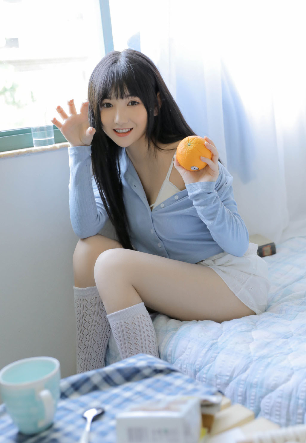 低胸装图片