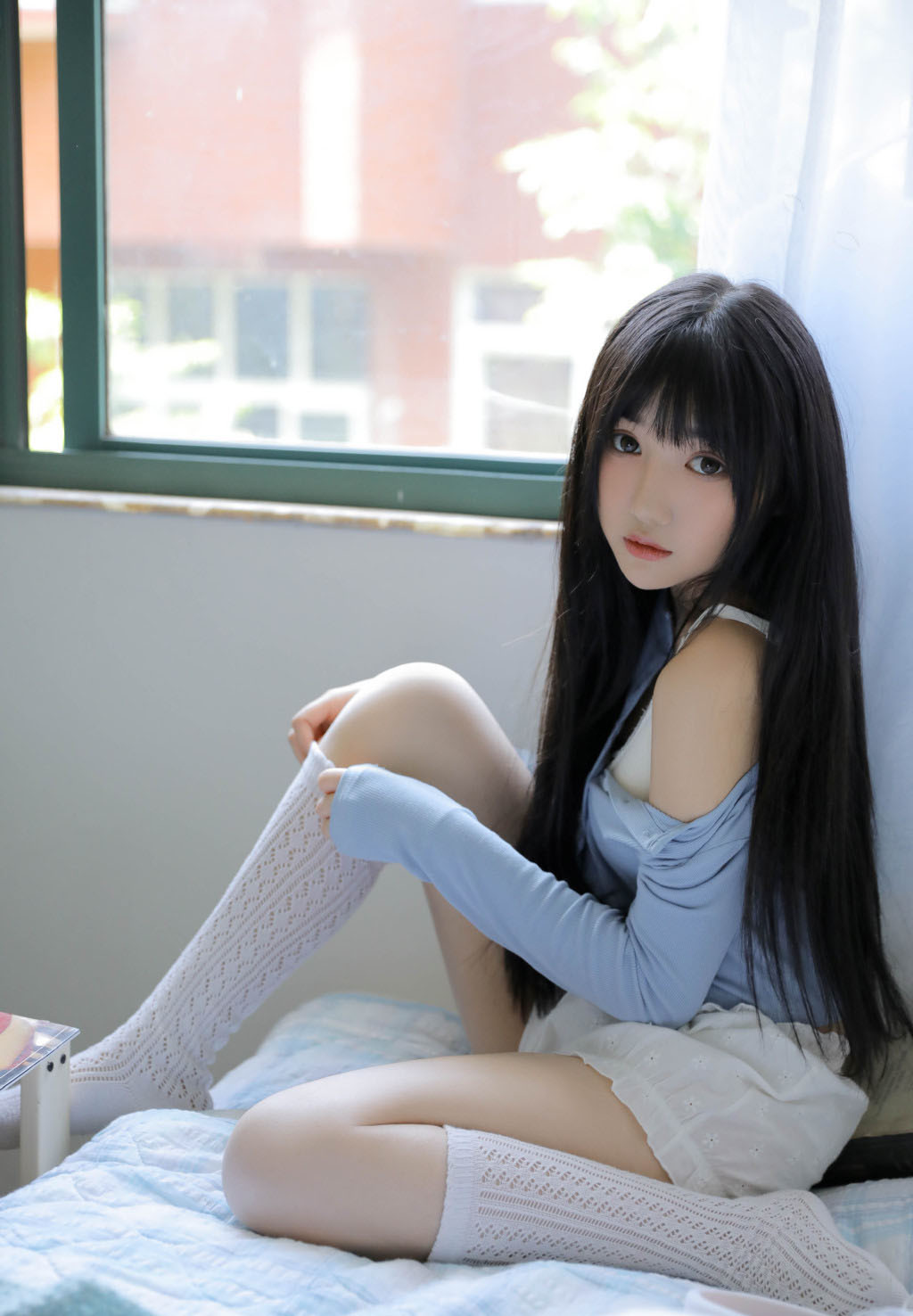 低胸装图片
