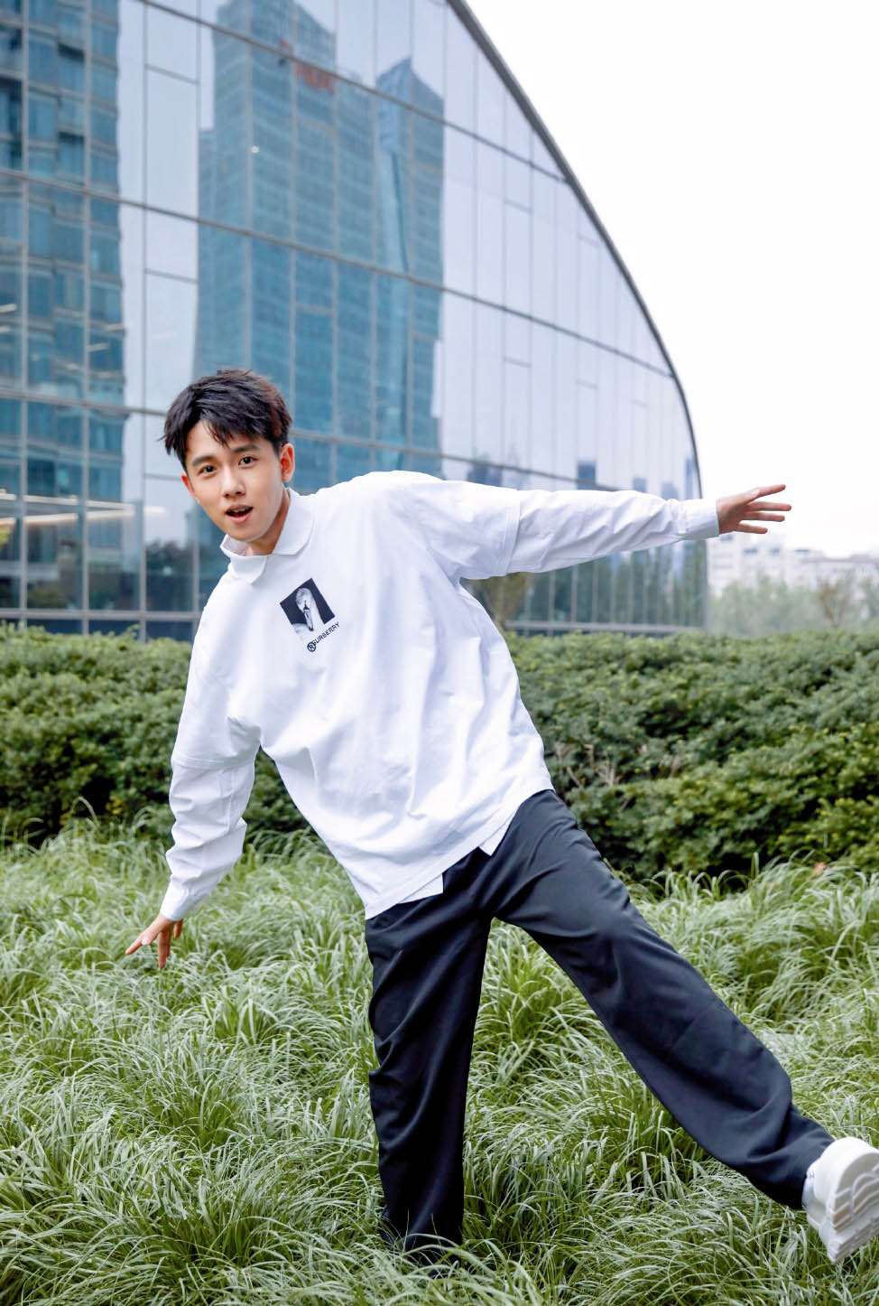 张耀清新少年感写真图片图片