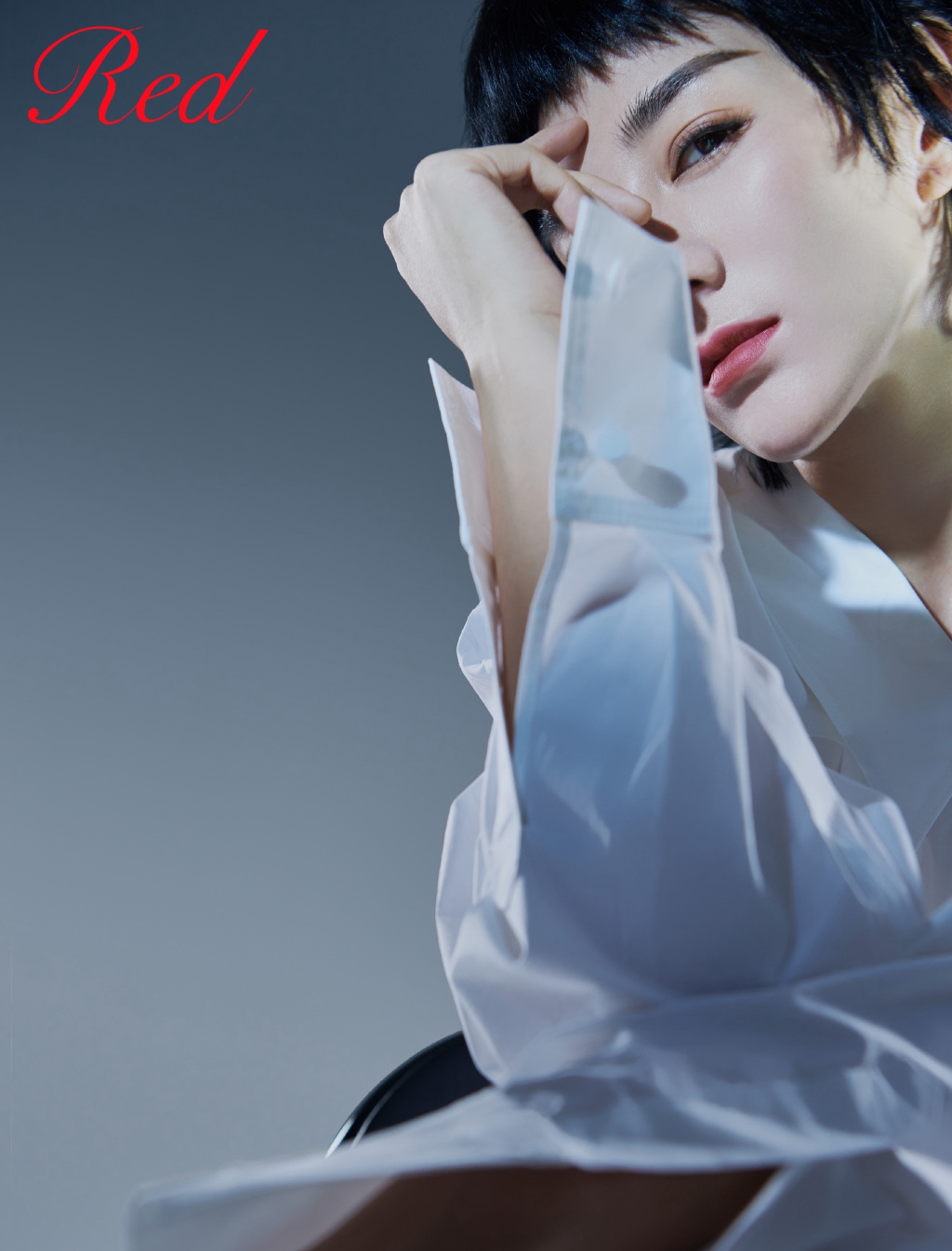 上海美女演员黄奕抹胸裙酷感写真图片图片
