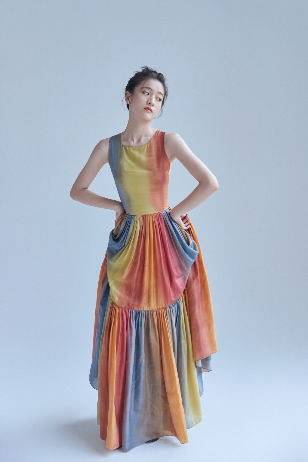 中国内地浙江省义乌女演员张雪迎时尚个性写真图片图片