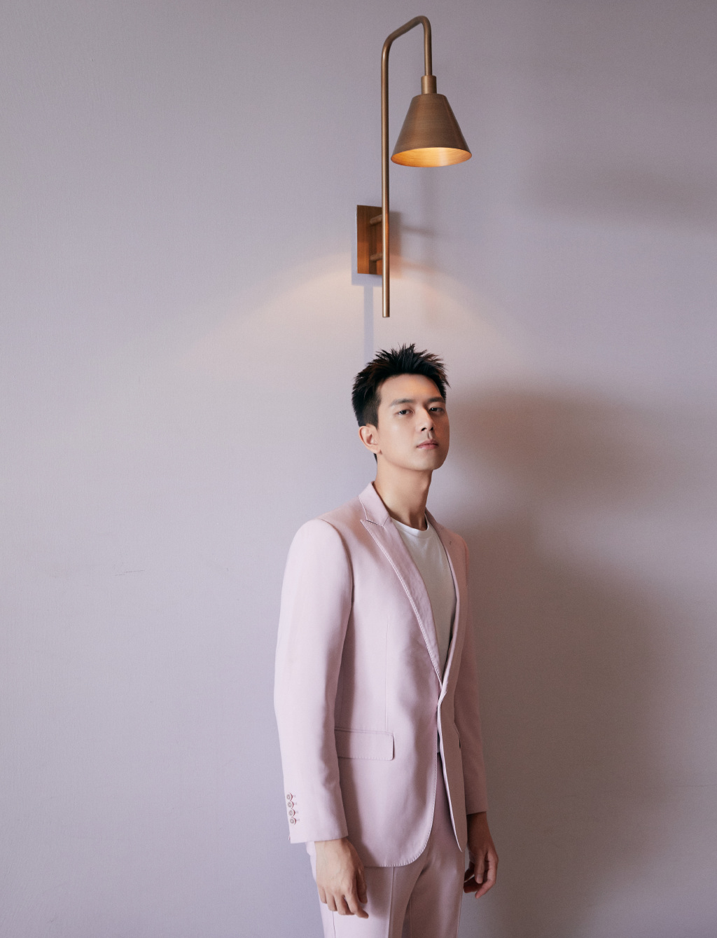 中国内地湖北荆州男演员李现男友力十足休闲写真图片图片
