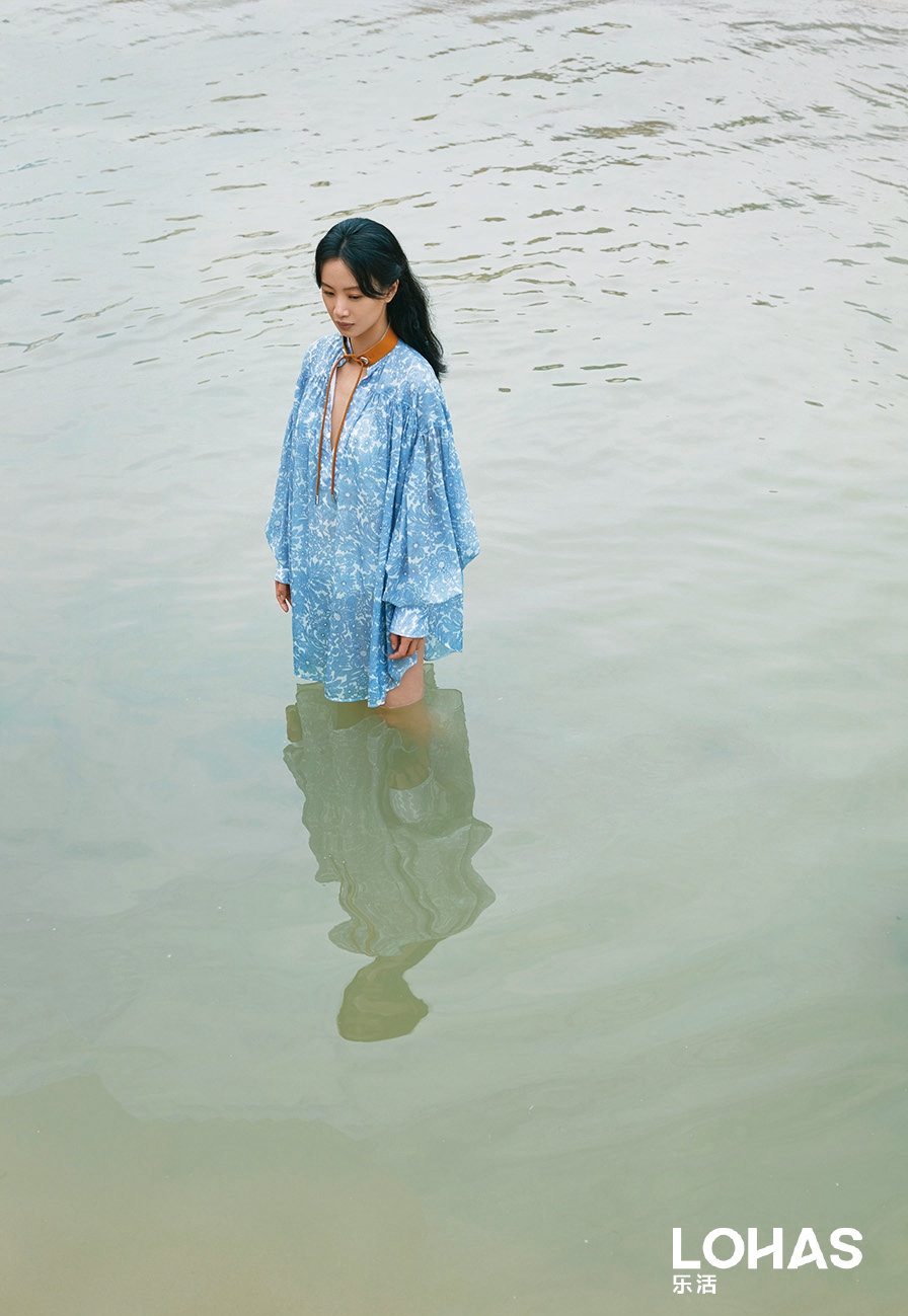 中国内地湖南长沙女演员李梦火辣性感写真图片图片