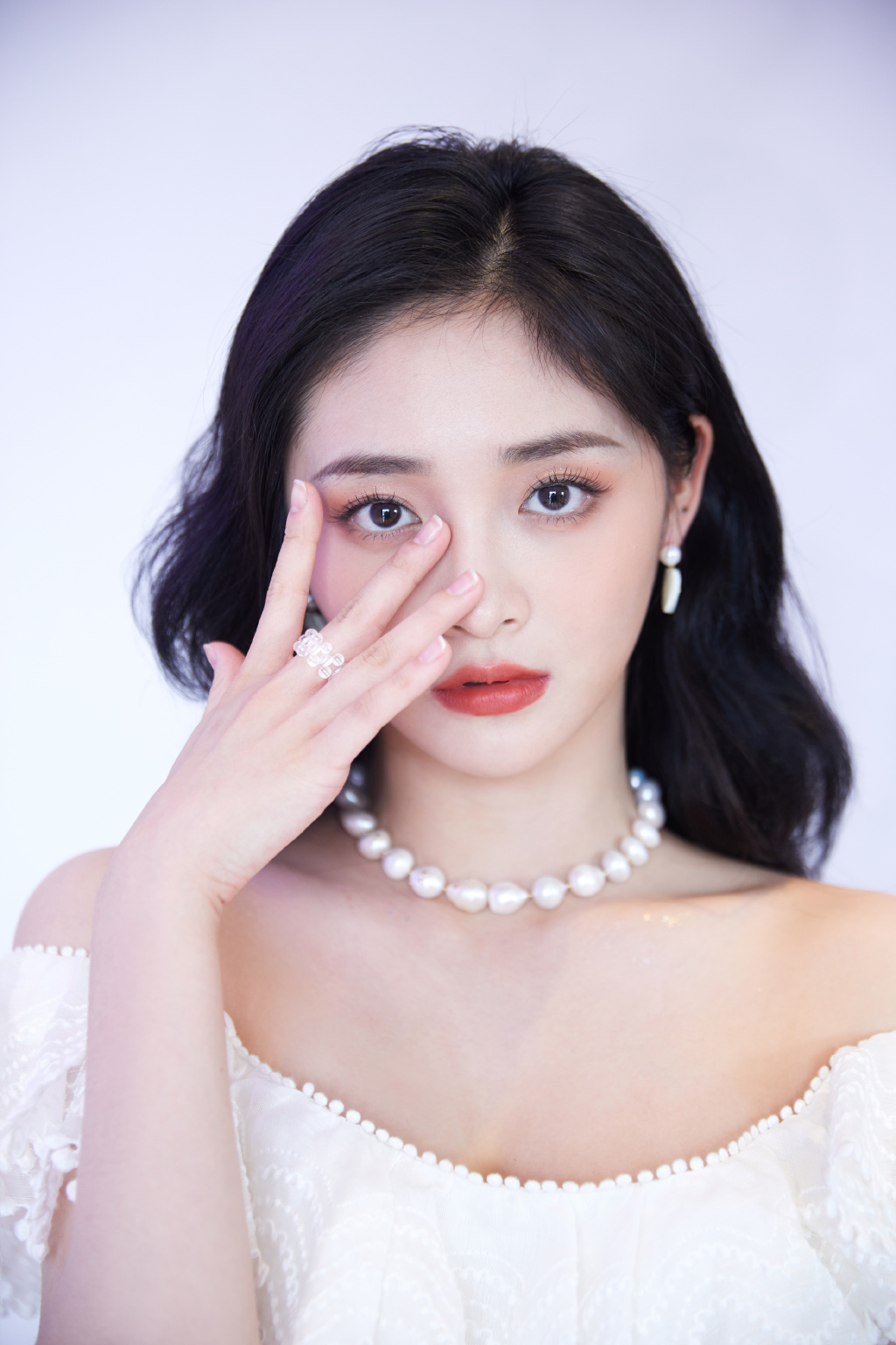 高清上海奉贤美女周洁琼白色裹胸裙性感写真图片图片