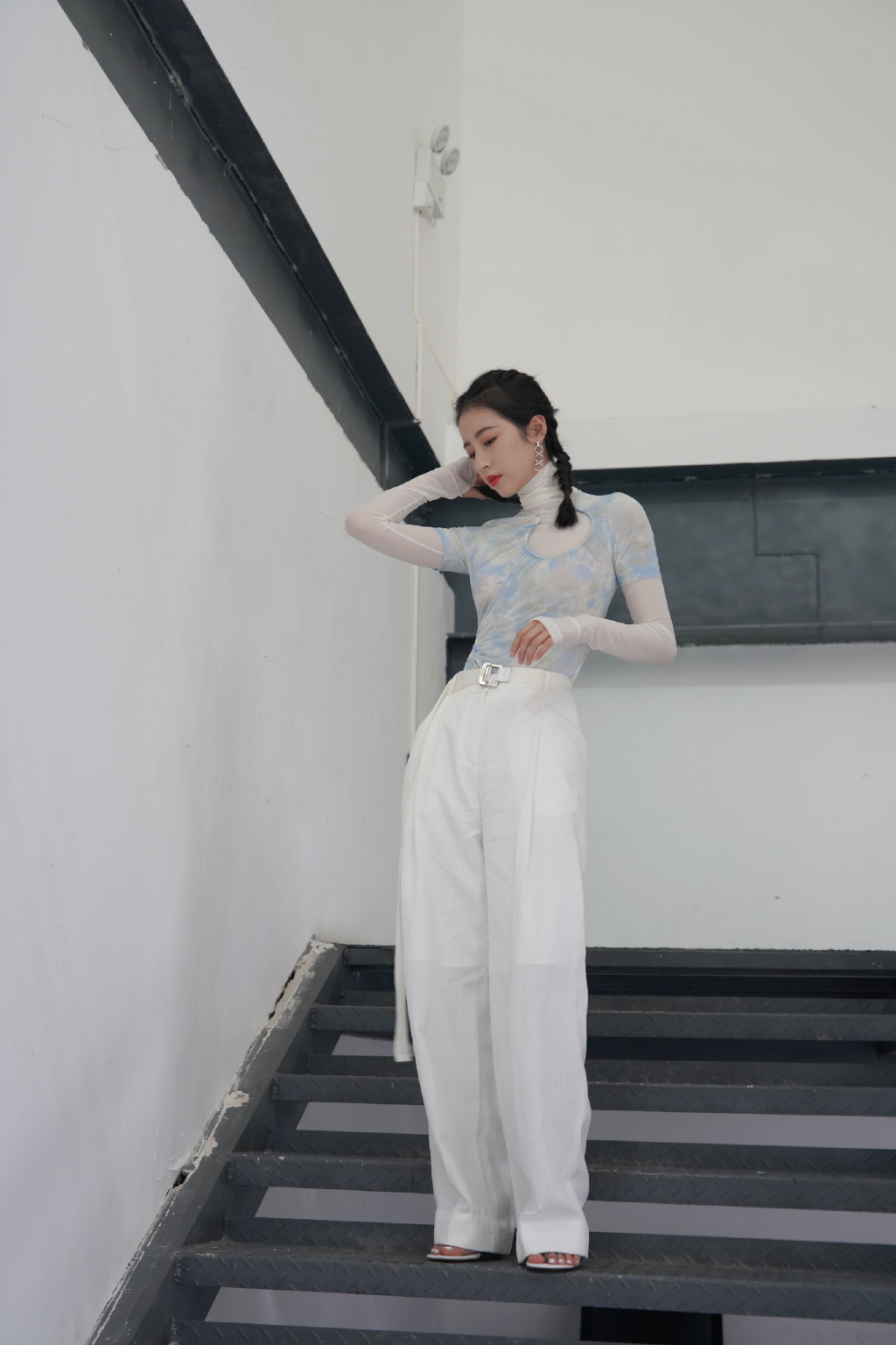 高清中国内地安徽女演员周雨彤长裙明艳优雅写真图片图片
