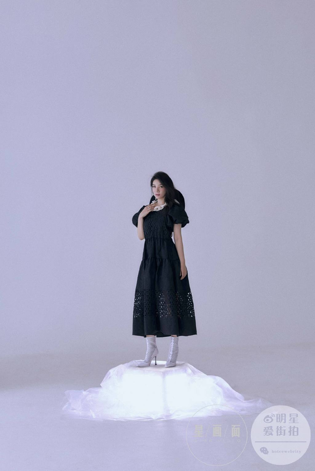 上海美女演员黄奕彩虹纱裙优雅写真图片图片 上海美女演员黄奕彩虹纱裙优雅写真图片图片