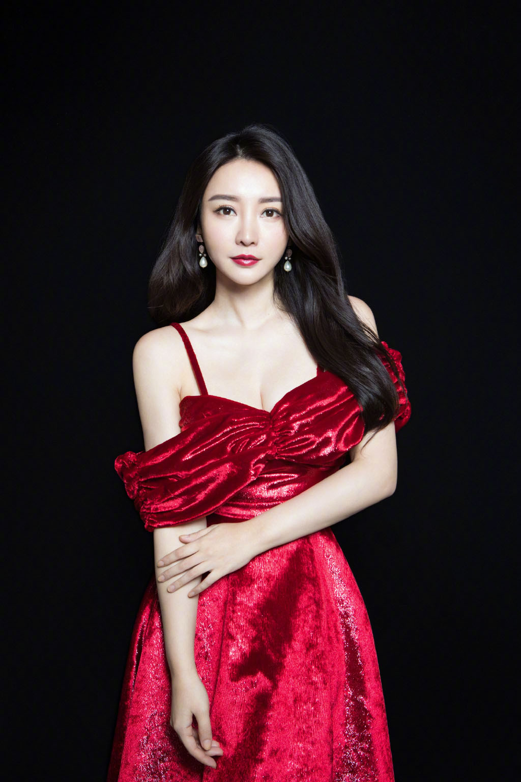 中国内地湖南衡阳女演员柳岩写真电脑桌面壁纸之网络美女图片