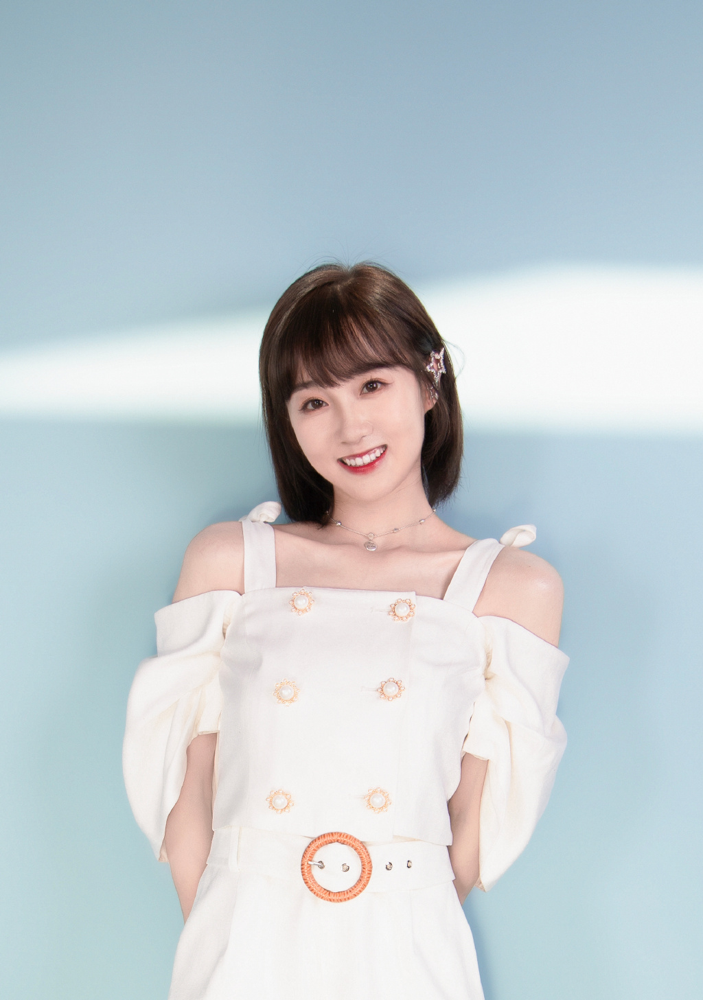 中国内地湖南女歌手李子璇学生装俏皮写真图片图片