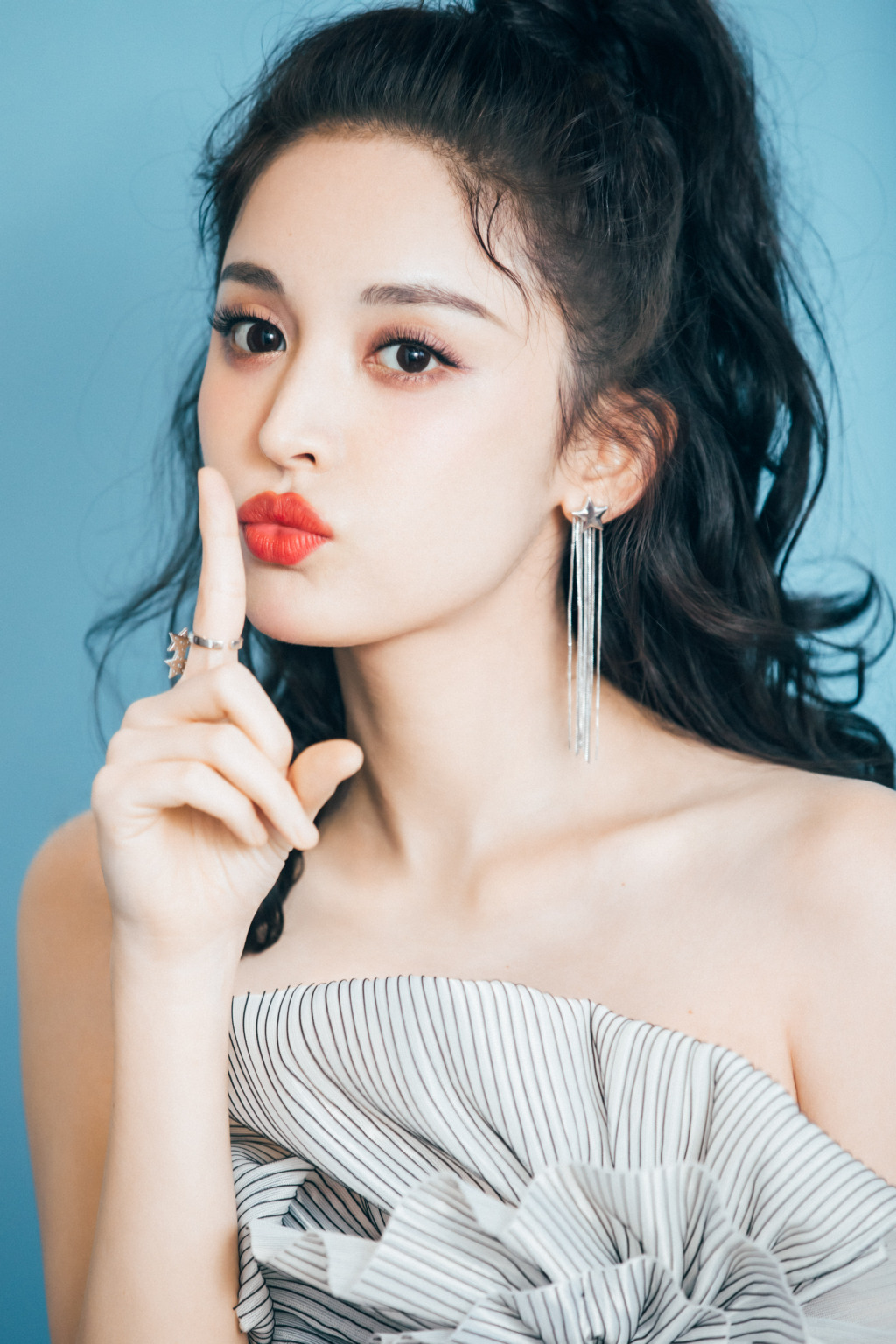 中国内地新疆乌鲁木齐市影视女演员古力娜扎粉嫩俏皮写真图片图片
