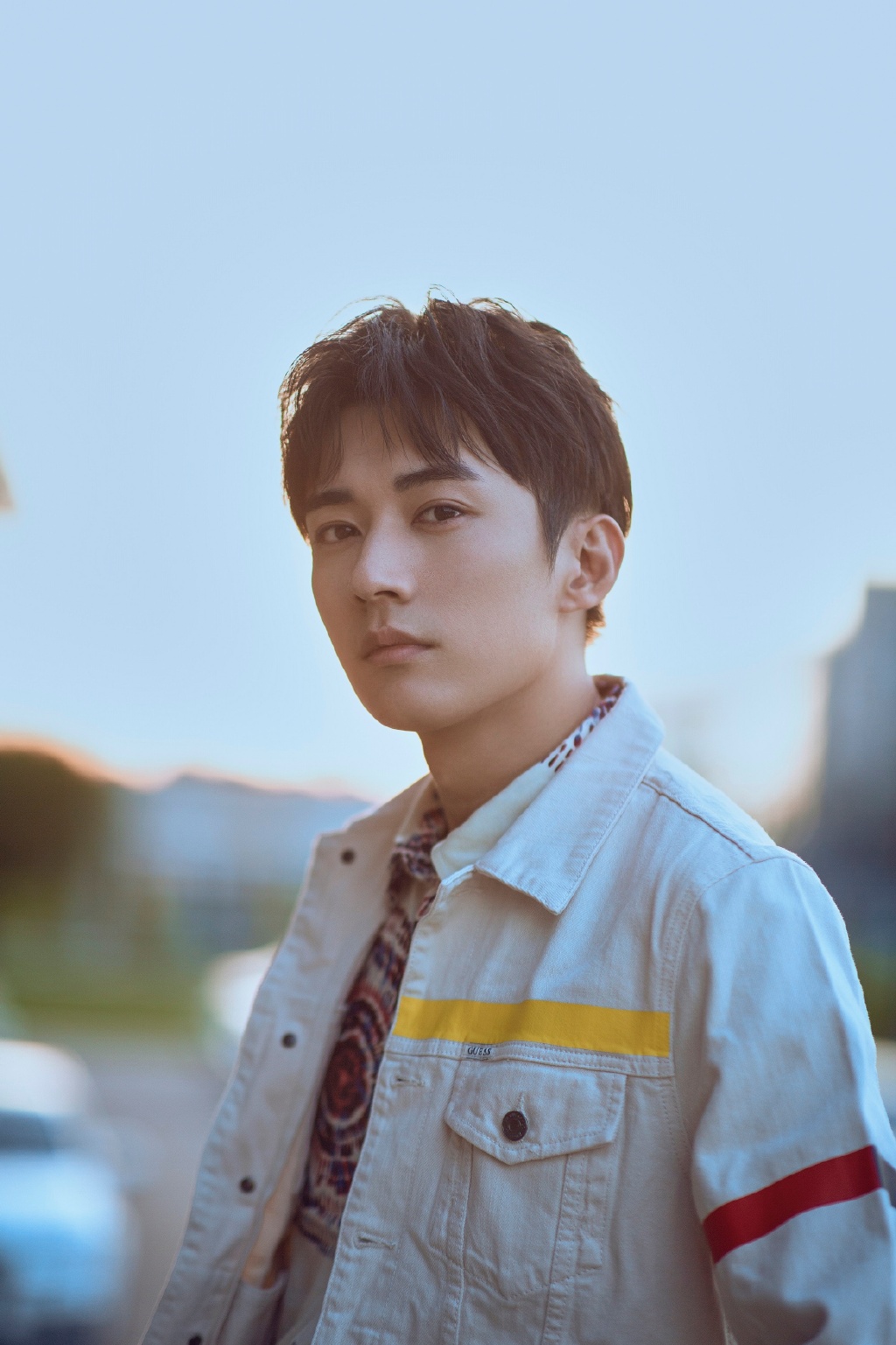 高清山东青岛男演员刘学义黑色皮衣酷帅写真图片图片