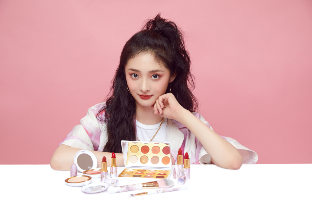 高清上海奉贤美女周洁琼露脐装性感写真图片图片