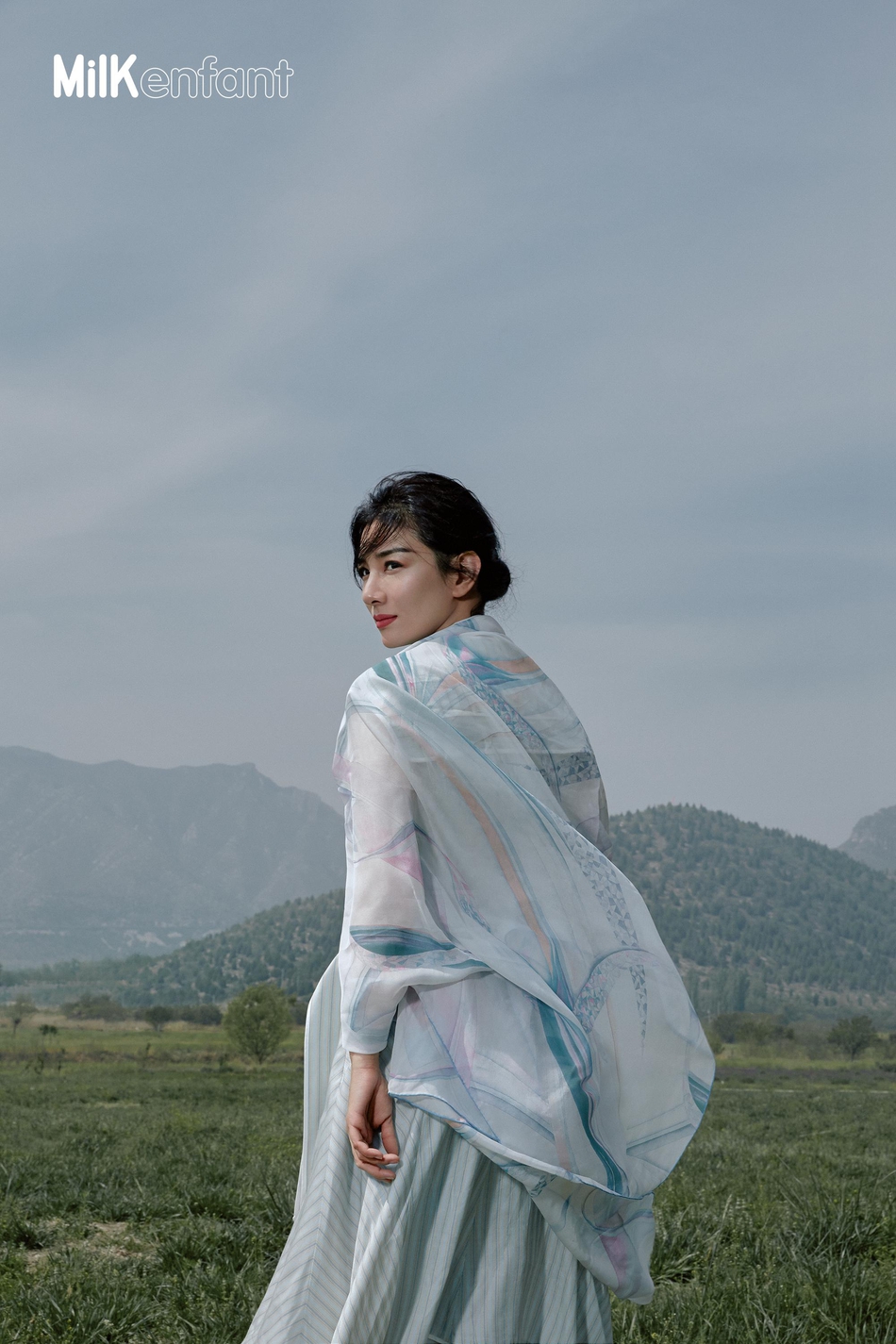 上海美女演员黄奕性感时尚写真图片图片