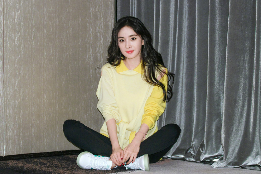 中国内地北京影视女演员杨幂时髦个性写真图片桌面壁纸图片