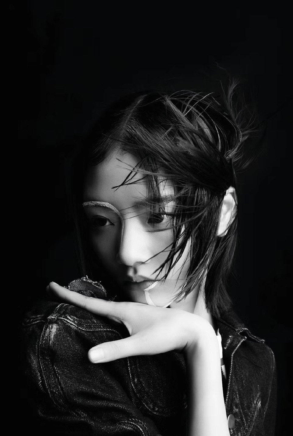 高清性感湖南美女任敏章鱼辫俏皮写真图片图片