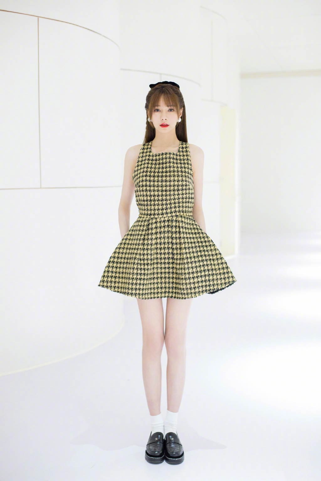 高清湖南省湘西吉首市美女沈梦辰抹胸性感唯美写真图片图片