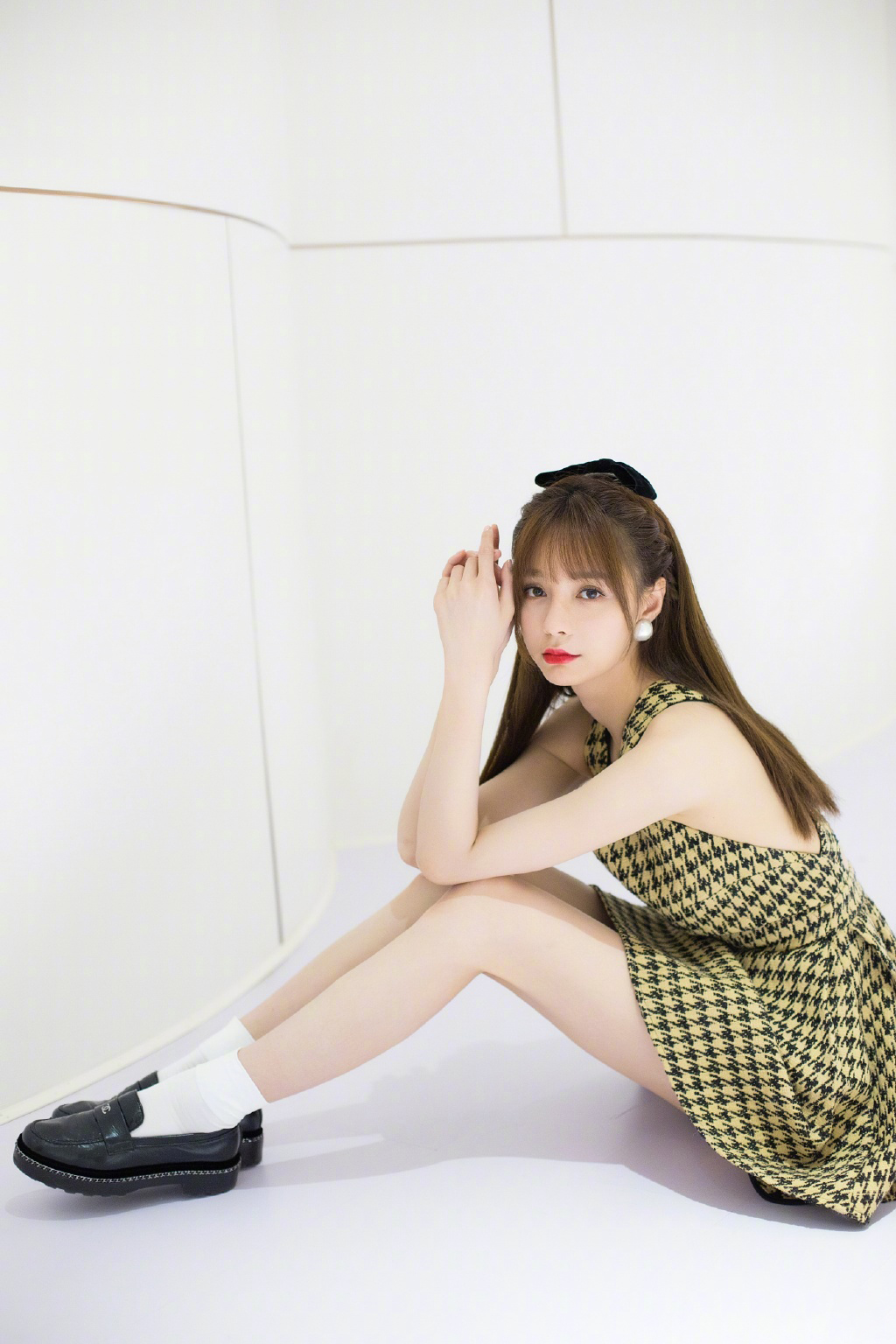 高清湖南省湘西吉首市美女沈梦辰抹胸性感唯美写真图片图片