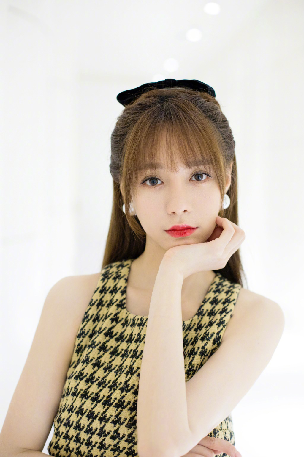 高清湖南省湘西吉首市美女沈梦辰抹胸性感唯美写真图片图片