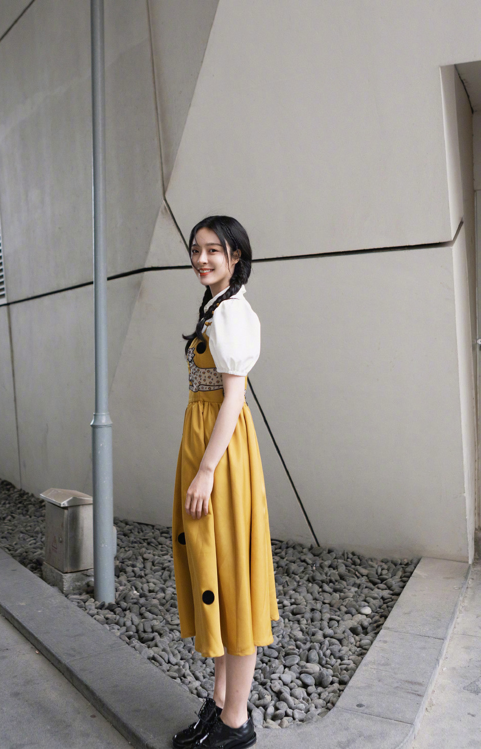 高清山东青岛美女李莎旻子吊带黄裙甜美写真图片图片 高清山东青岛美女李莎旻子吊带黄裙甜美写真图片图片