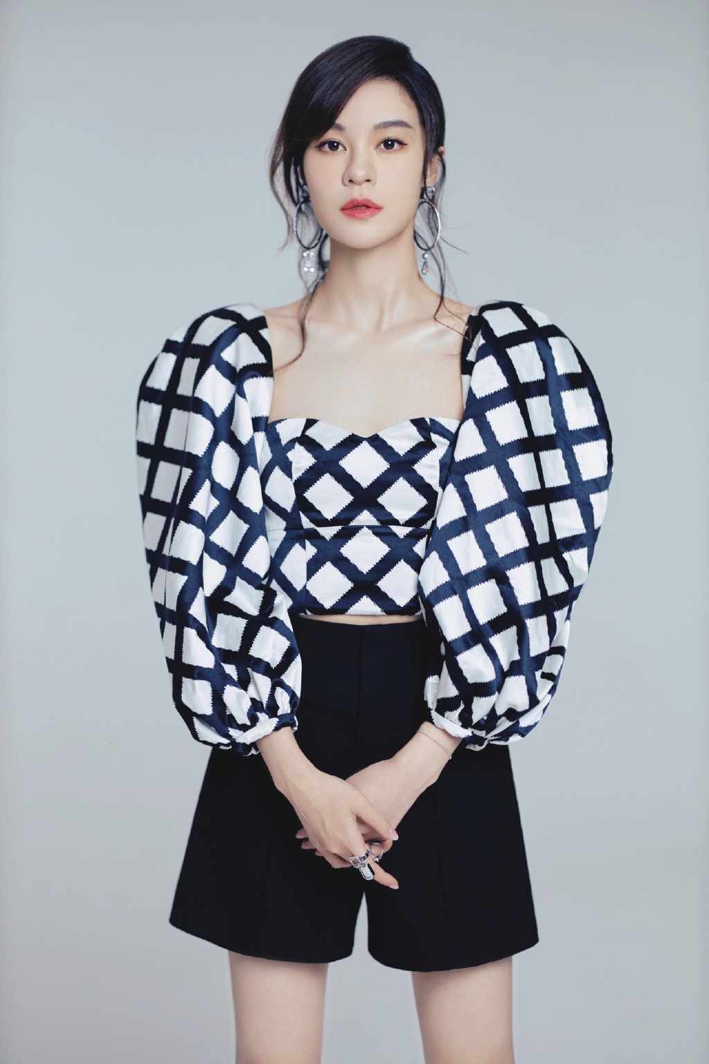 杨幂格子衫性感写真图片图片