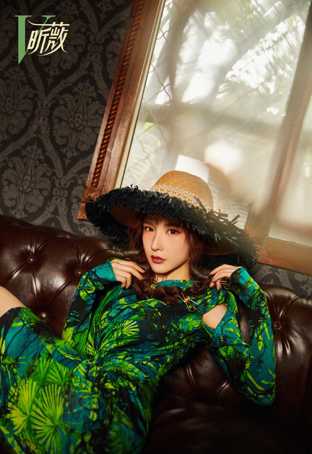 高清中国内地辽宁省沈阳女演员戴燕妮复古优雅写真图片图片
