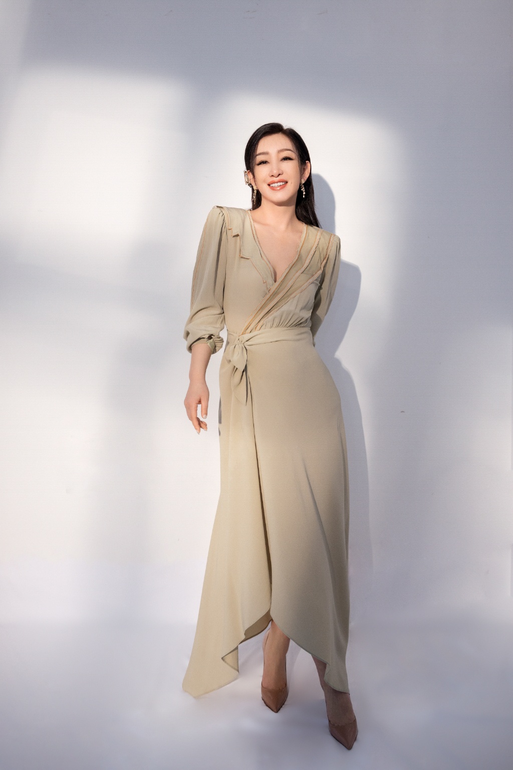 高清中国辽宁省营口女演员秦海璐写真图片图片