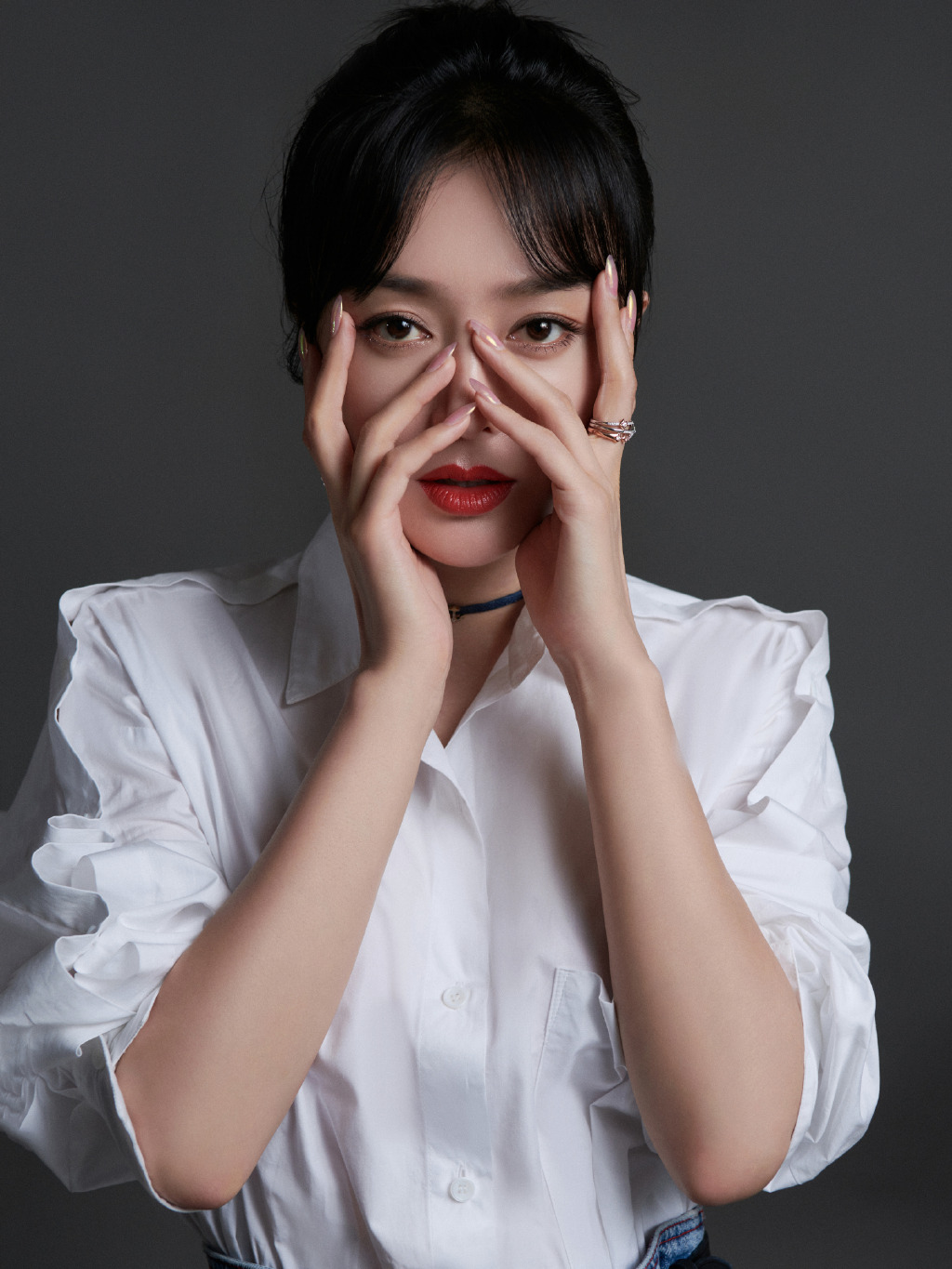 高清中国内地辽宁省沈阳女演员秦岚优雅自信性感写真图片