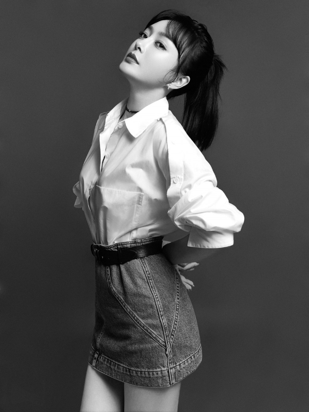高清中国内地辽宁省沈阳女演员秦岚优雅自信性感写真图片