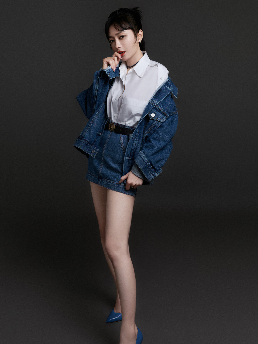 高清中国内地辽宁省沈阳女演员秦岚优雅自信性感写真图片
