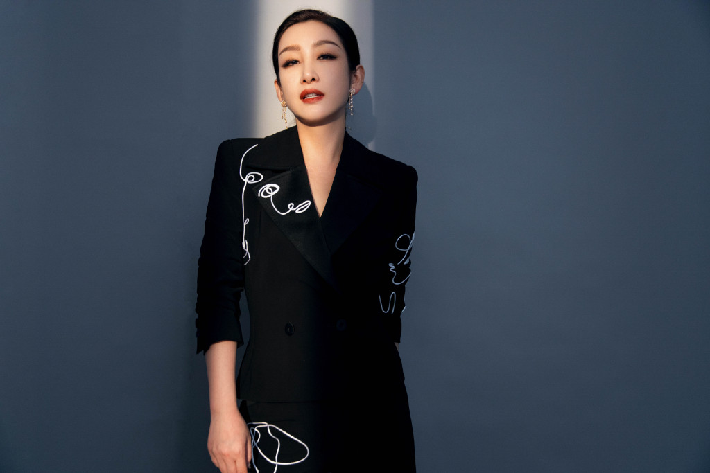 高清中国辽宁省营口女演员秦海璐写真图片图片