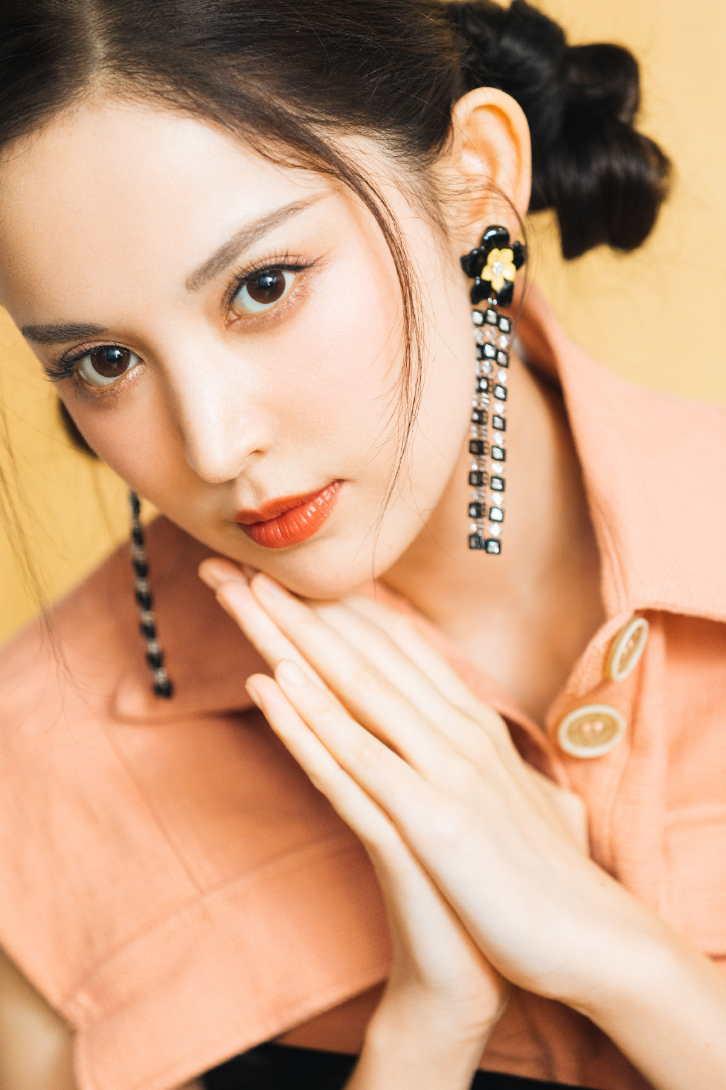 中国内地新疆乌鲁木齐市影视女演员古力娜扎粉嫩俏皮写真图片图片