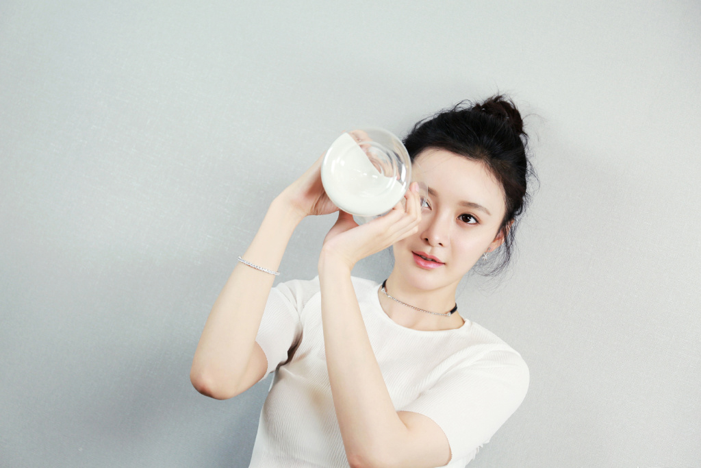 中国内地江苏省镇江女演员王瑞子甜美性感图片写真图片