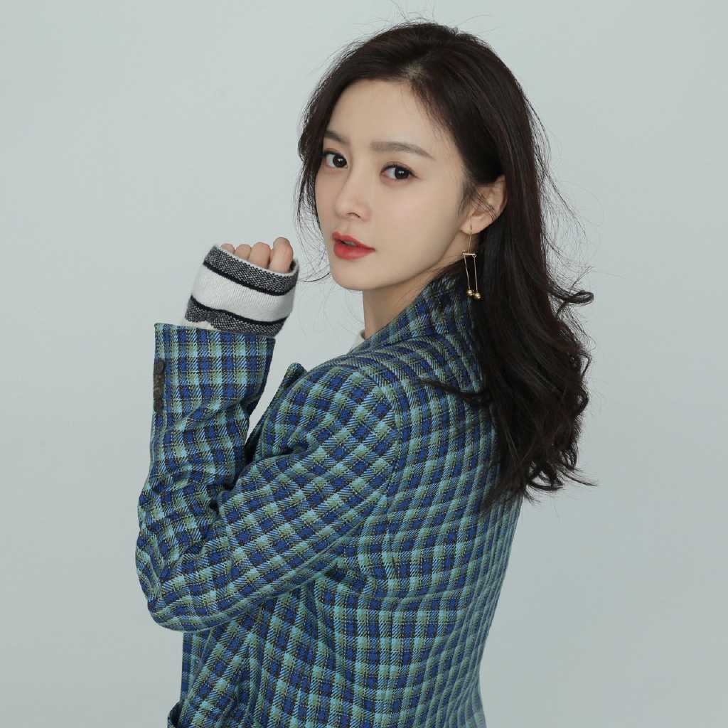 中国内地江苏省镇江女演员王瑞子随性居家生活照图片图片