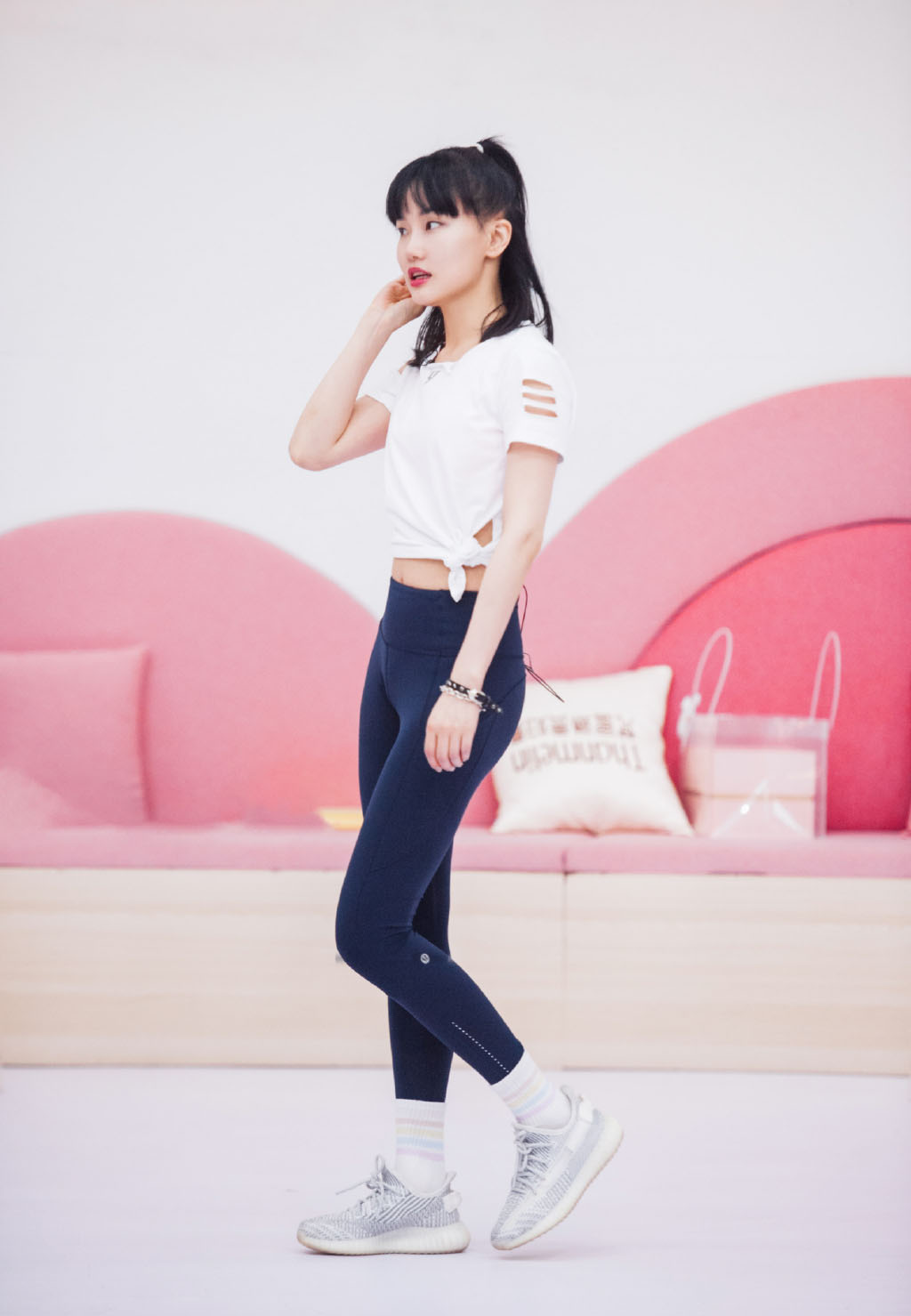 美女黄龄图片